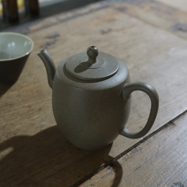 'Chanting' Duanni Teapot