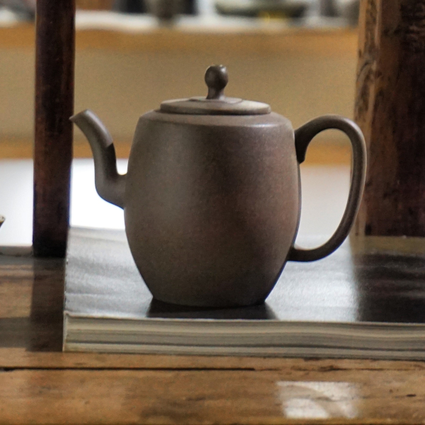 'Chanting' Duanni Teapot